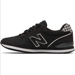 EUC New Balance sneakers with houndstooth